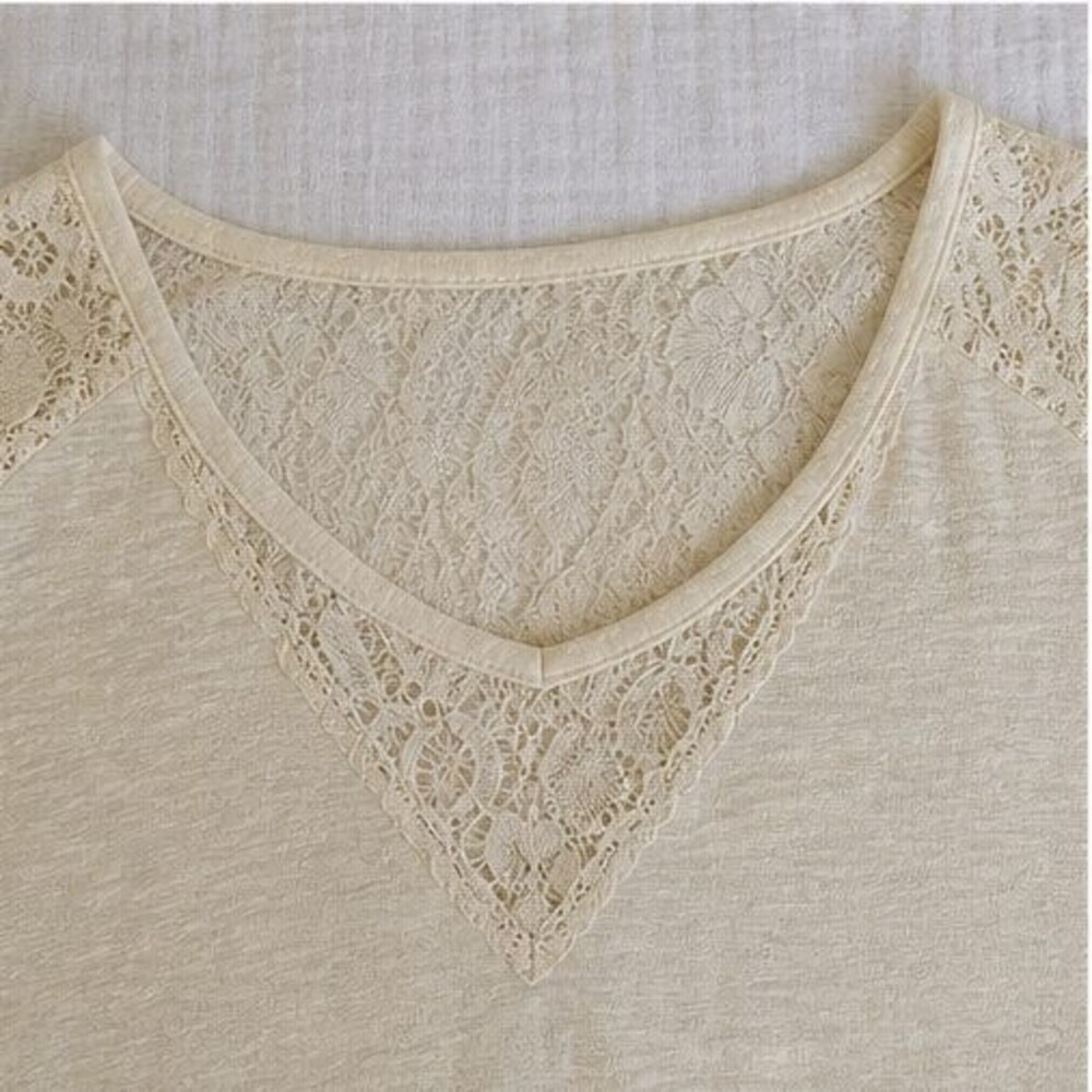 Cream Button Blouse - Picture 4 of 6